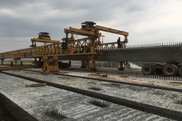 20200326968162.jpg 截流河大桥30米箱梁,左幅10-4架设(1).jpg